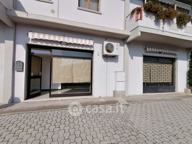 Ufficio in commerciale in Via Roma 14 a