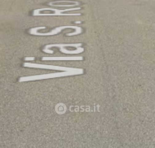 Box/posto auto in residenziale in Via San Rocco 5