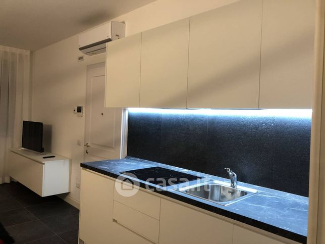 Appartamento in residenziale in Viale Monte Grappa 20
