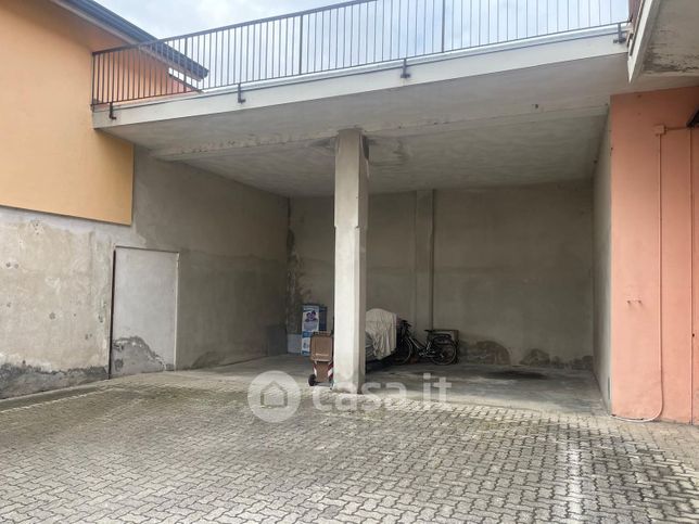Box/posto auto in residenziale in Via Sabotino 6