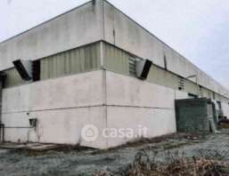 Capannone in commerciale in Via Monte San Michele