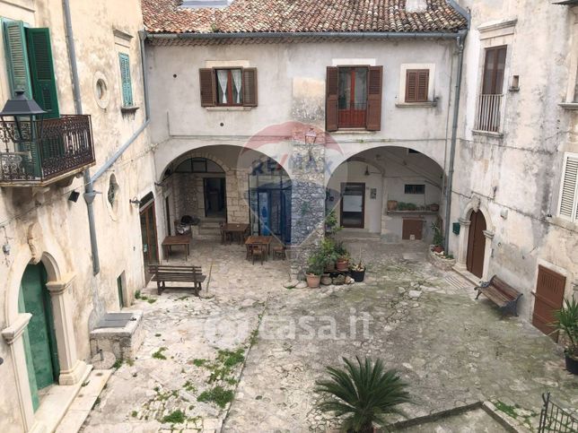 Rustico/casale in residenziale in 