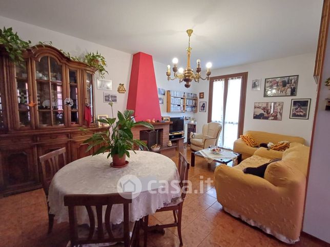 Casa indipendente in residenziale in Viale Aldo Moro