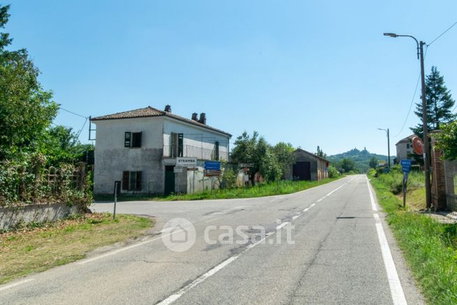 Casa indipendente in residenziale in Regione Stramba 1