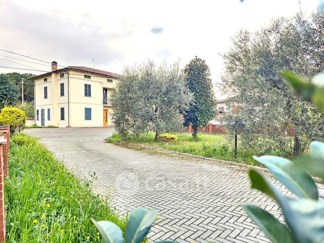 Villa in residenziale in Via Statale 744