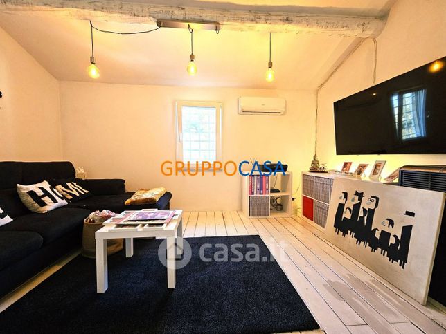 Casa indipendente in residenziale in Via Romana Lucchese 238