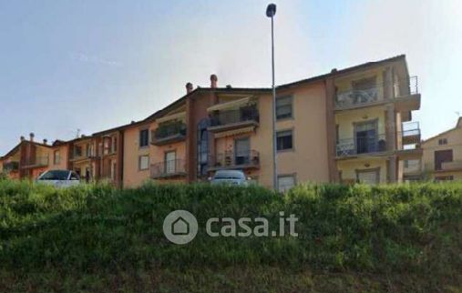 Box/posto auto in residenziale in Via Giuseppe Rondoni