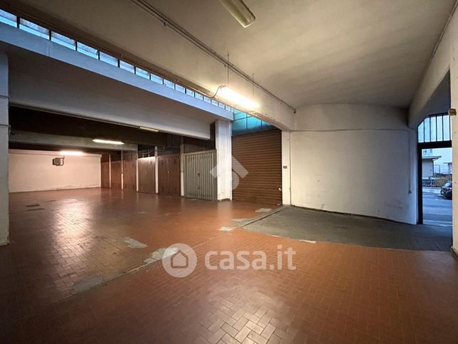 Garage/posto auto in residenziale in Via Passo Buole 170