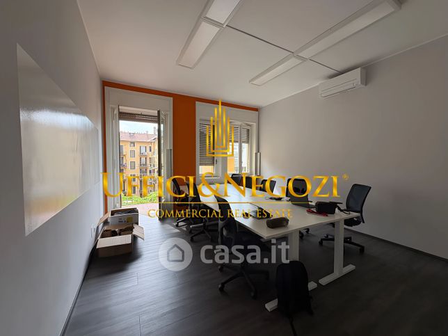 Ufficio in commerciale in Via Vittor Pisani