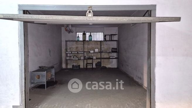 Box/posto auto in residenziale in Viale Giuseppe Verdi