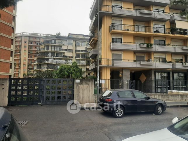 Garage/posto auto in residenziale in Viale Alcide De Gasperi 165