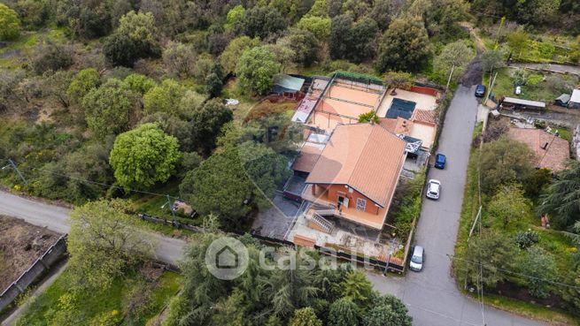 Casa bi/trifamiliare in residenziale in Via Cesare Beccaria 10