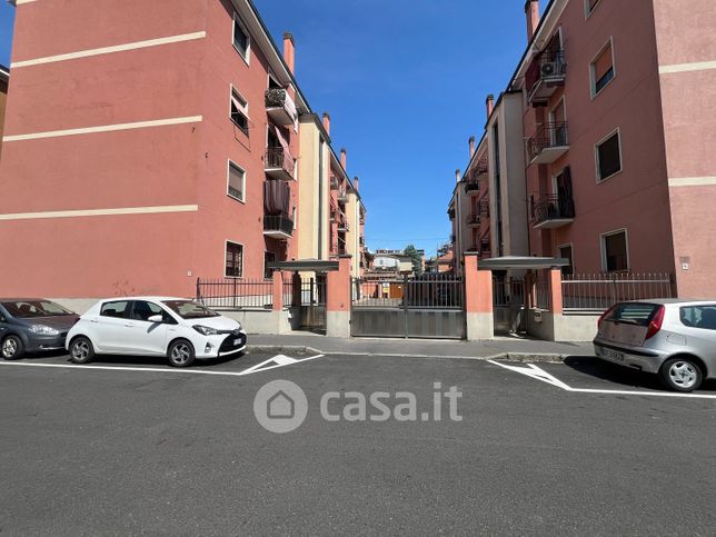 Box/posto auto in residenziale in Via Raffaello Sanzio 7