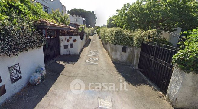 Casa bi/trifamiliare in residenziale in Via Neto 15