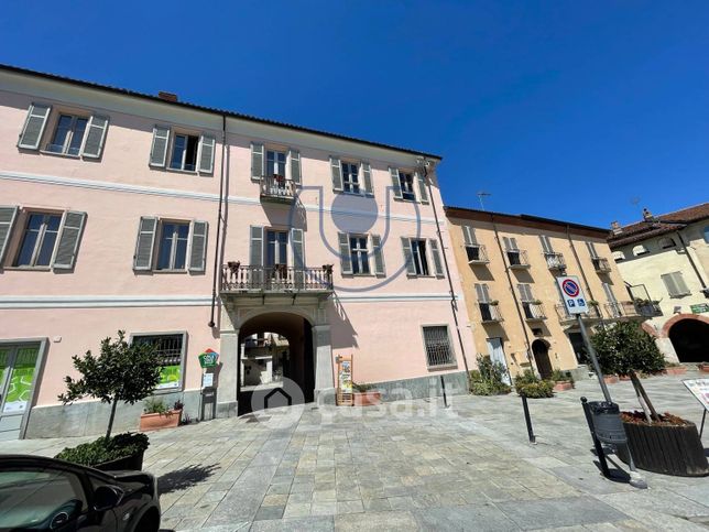 Appartamento in residenziale in Piazza Conte Rosso