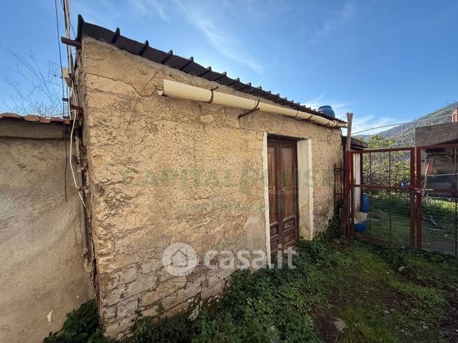 Rustico/casale in residenziale in 