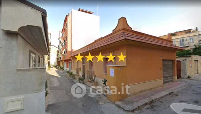 Appartamento in residenziale in Via Seneca