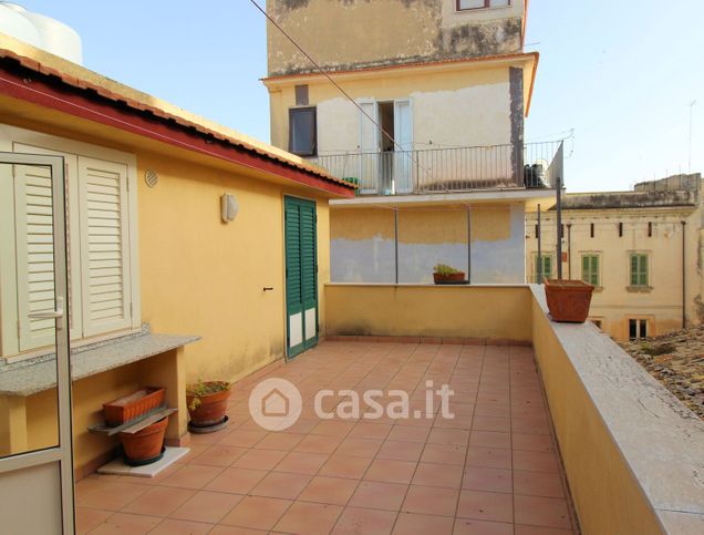 Casa indipendente in residenziale in Via Natale 30