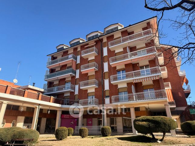 Appartamento in residenziale in Largo Umbria 14