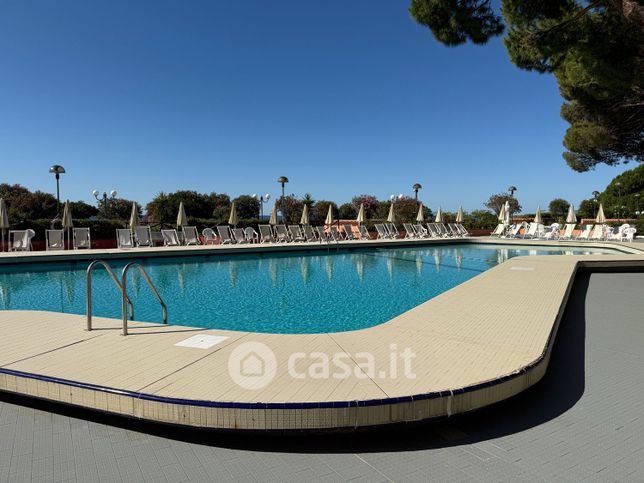 Appartamento in residenziale in Via del Mare 23