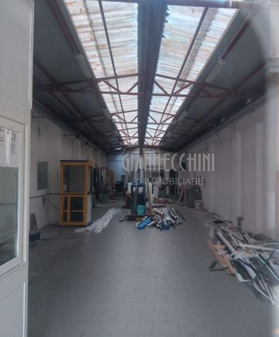Capannone in commerciale in Via Bezzecca