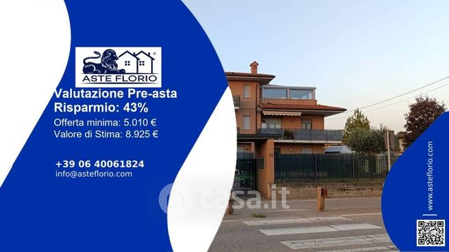 Box/posto auto in residenziale in Via Vallere 35