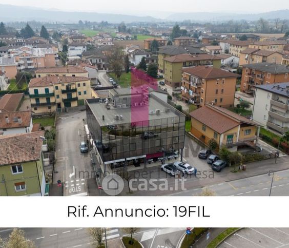 Ufficio in commerciale in Via Vicenza 2