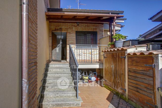 Villetta a schiera in residenziale in Via Cremosano