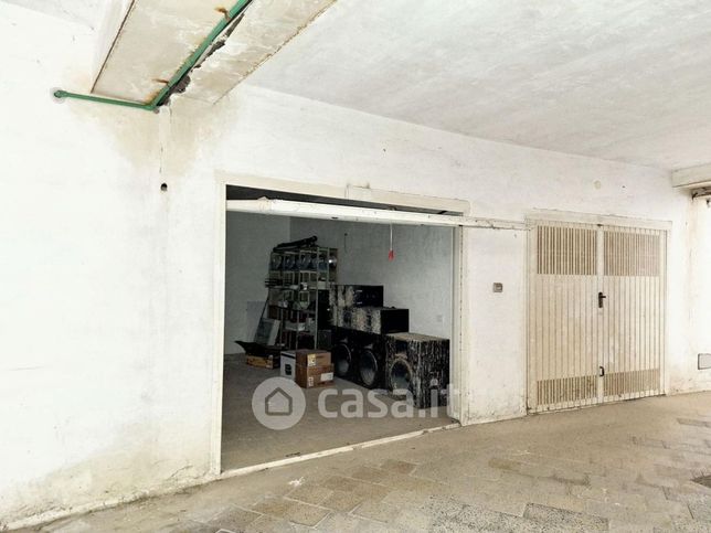 Box/posto auto in residenziale in Piazza Unità d'Italia