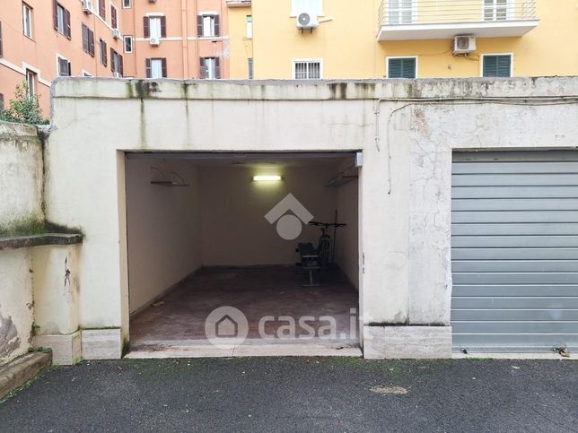 Garage/posto auto in residenziale in Via Pescara 13