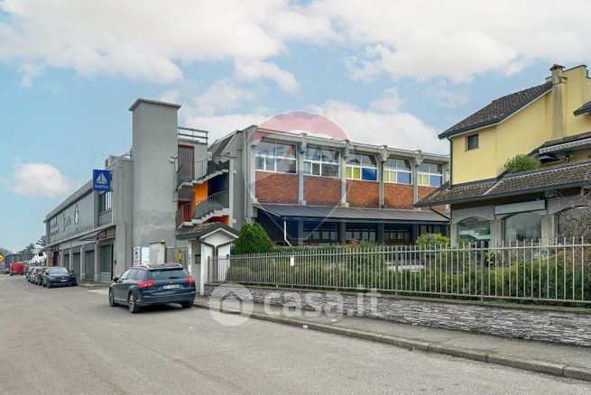 Capannone in commerciale in Via Padana Superiore