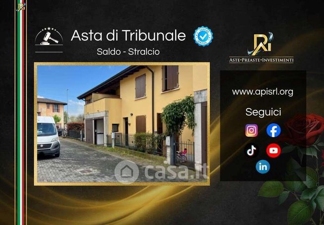 Villetta a schiera in residenziale in Via Massimo Samoggia 82