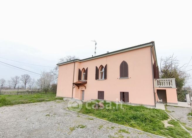 Villa in residenziale in Strada della Vigna 22