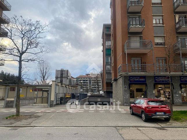 Box/posto auto in residenziale in Via Pio VII 166 a