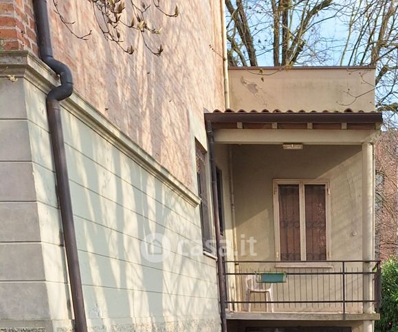 Casa bi/trifamiliare in residenziale in 