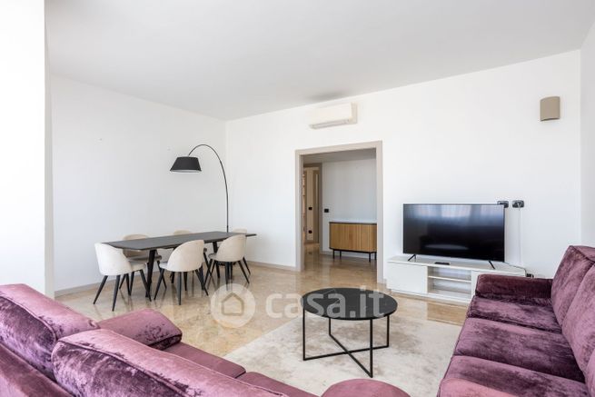 Appartamento in residenziale in Via Sporting Mirasole 41