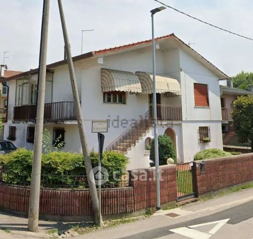 Casa indipendente in residenziale in Via Guido Bergamo