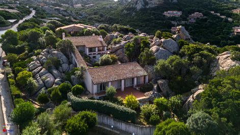 Casa indipendente in residenziale in Via la Serrera