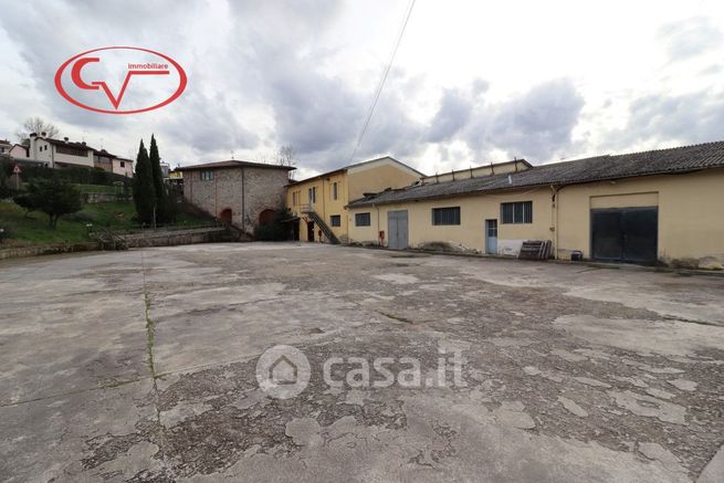 Attivitã /licenza (con o senza mura) in commerciale in Via Aretina