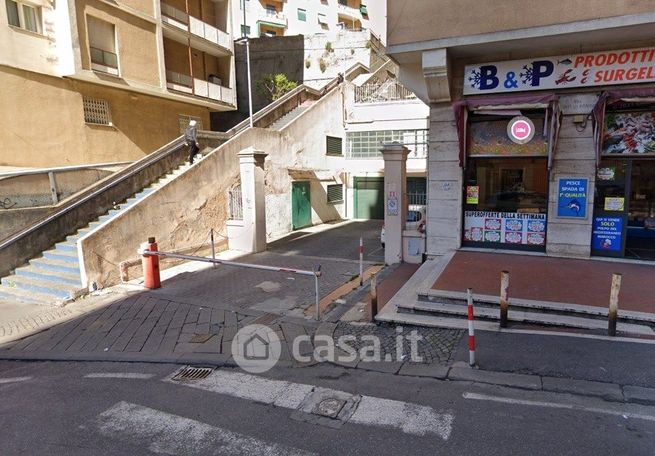 Garage/posto auto in residenziale in Piazza Francesco Guicciardini