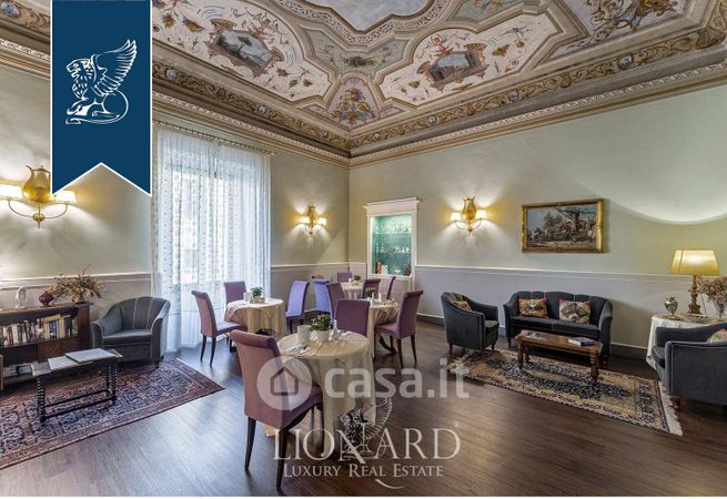 Villa in residenziale in 