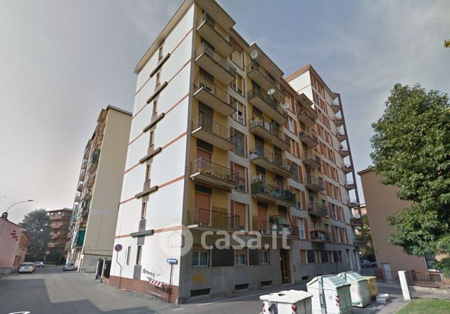 Appartamento in residenziale in Viale Mario Parini 8