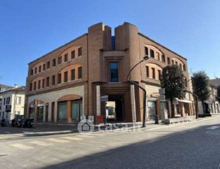 Box/posto auto in residenziale in Via Martiri della Libertà