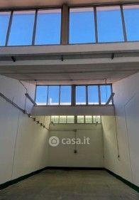 Capannone in commerciale in 