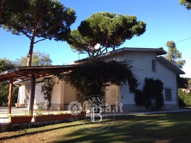 Villa in residenziale in Via dei Ricci di Mare