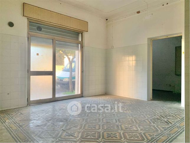 Ufficio in commerciale in 