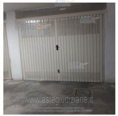 Garage/posto auto in residenziale in Via delle Mele 1° Traversa