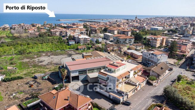 Capannone in commerciale in Via Mascali Riposto 28