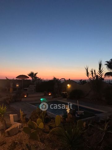 Appartamento in residenziale in Via del Mare 4