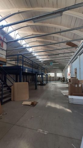 Capannone in commerciale in Via L. Ariosto